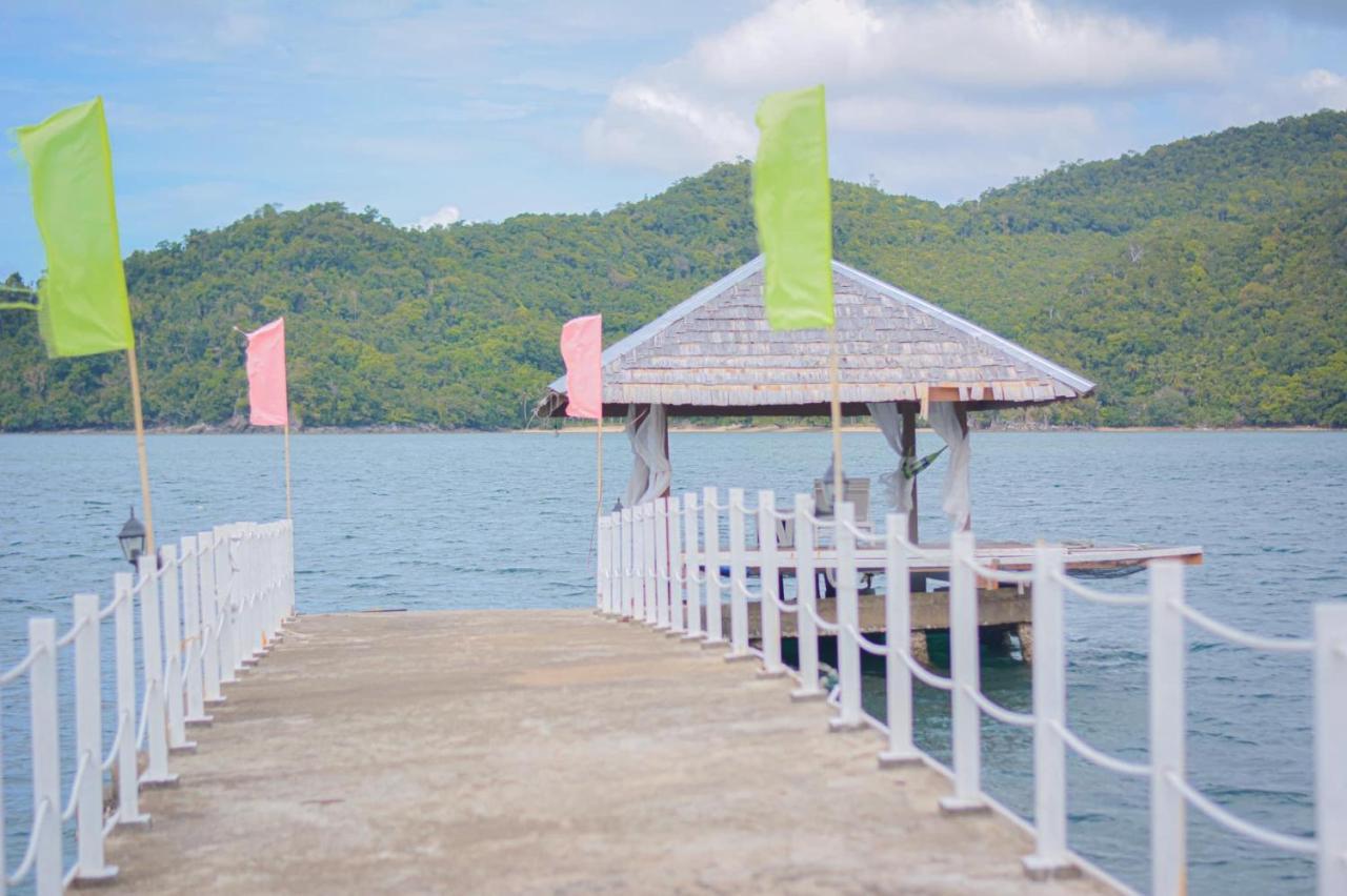 Pangulatan Beach Resort El Nido Esterno foto